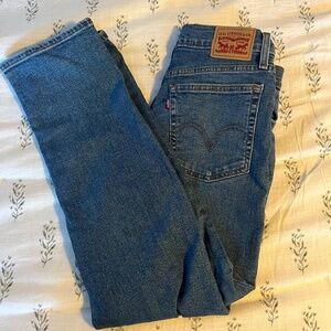 Levi’s Wedgie Jean